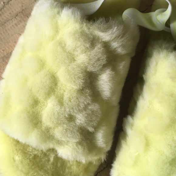 Ugg sandals - Picture 3 of 5